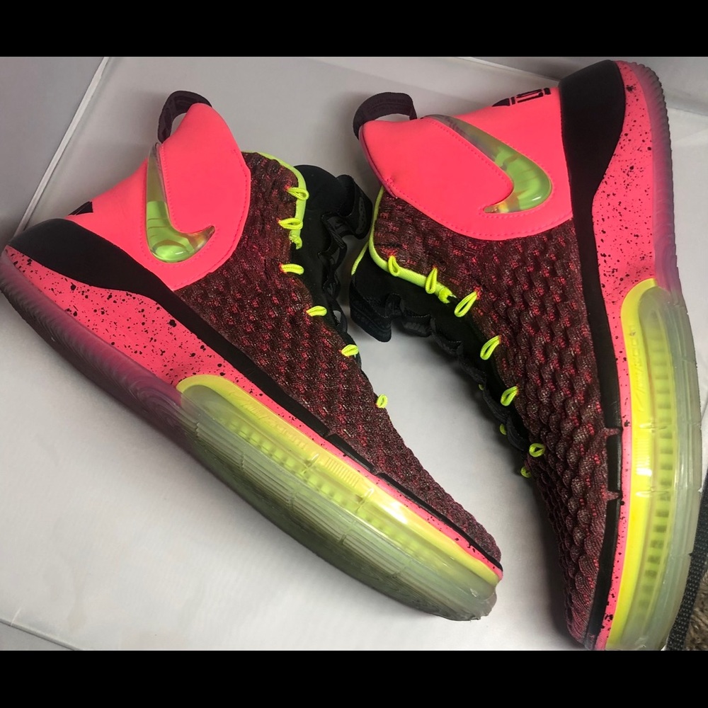 (Sold)Nike Alphadunk Hoverboad Sneakers - Picture 3 of 14